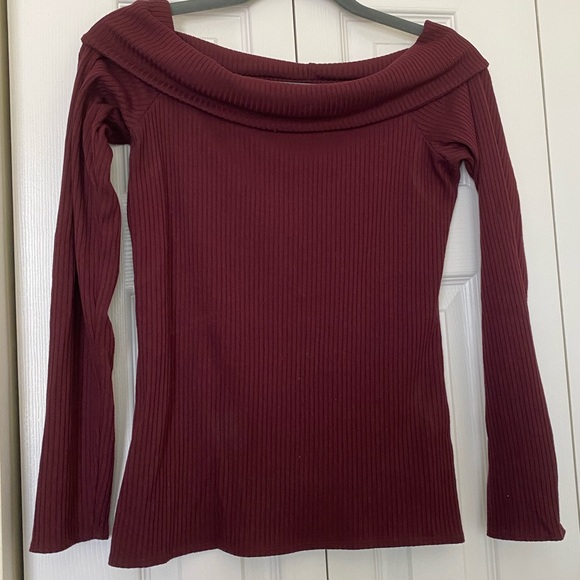 Abercrombie & Fitch Tops - Off the shoulder long sleeve burgundy